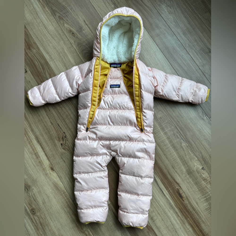 Patagonia Girls Infant Hi-Loft Down Sweater Bunting Size 6-12 months in Pink